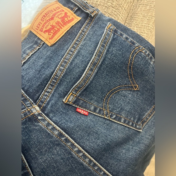 Levi’s Wedgie Straight Dark Wash - Picture 2 of 3